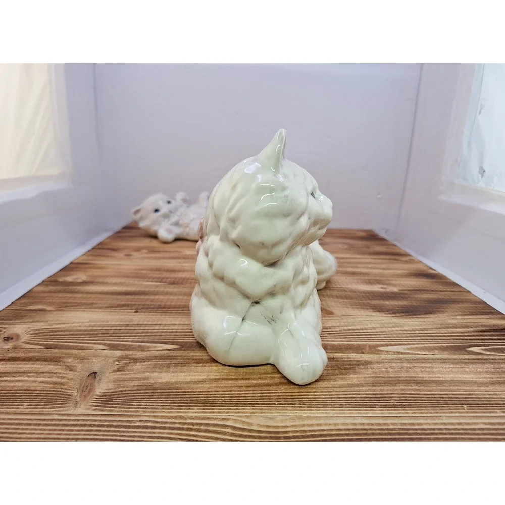 Vintage White Ceramic Fluffy Persian Kitten Figurine Blue Eyes Cute Signed MR 85